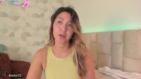 Snapshot of anna_loveu chatting on 09/26/25, 09:52 Ana Lucia online show from 09/26/25, 09:52