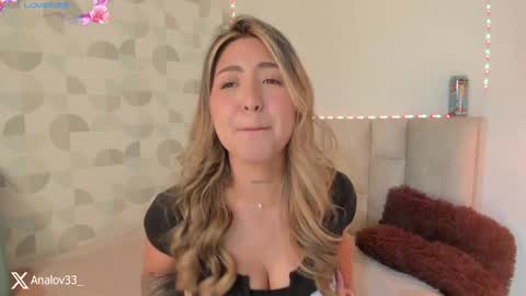 Snapshot of anna_loveu chatting on 10/28/25, 11:18 Ana Lucia online show from 10/28/25, 11:18