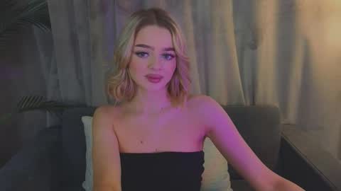 Anna online show from 11/18/25, 04:55