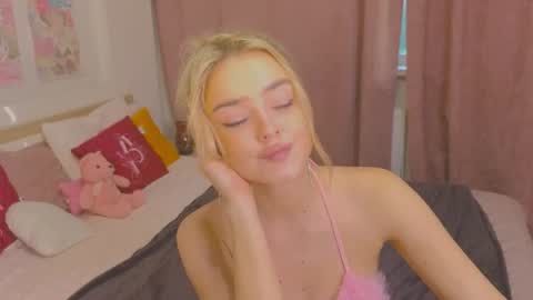 Snapshot of anna_nickol chatting on 07/17/26, 01:40 Anna online show from 07/17/26, 01:40