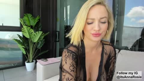 Snapshot of anna_royale chatting on 01/20/25, 02:22 Anna online show from 01/20/25, 02:22