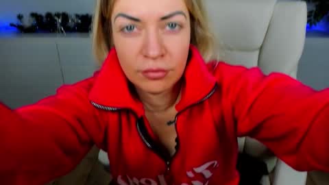 Snapshot of anna_snow9 chatting on 12/22/25, 06:32 anna_snow9 online show from 12/22/25, 06:32