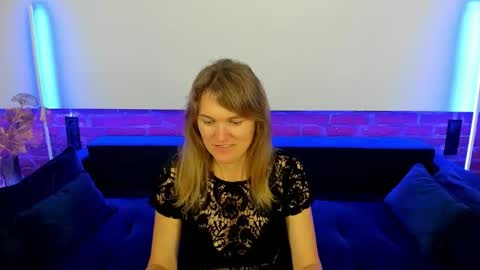 Annabel online show from 10/13/25, 04:07