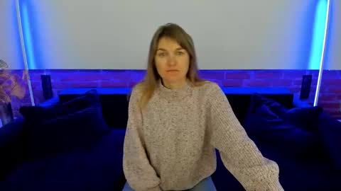 Annabel online show from 10/17/25, 04:37