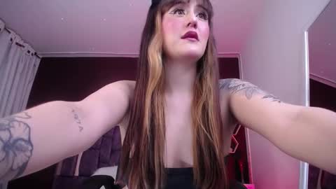 Snapshot of annabellegron chatting on 11/21/25, 01:48 Anna online show from 11/21/25, 01:48