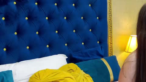 Snapshot of annabellerise chatting on 02/26/25, 12:27 Anna online show from 02/26/25, 12:27