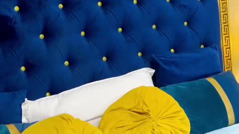 Snapshot of annabellerise chatting on 03/06/25, 12:00 Anna online show from 03/06/25, 12:00