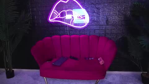 Snapshot of annabellerise chatting on 09/22/25, 04:14 Anna online show from 09/22/25, 04:14