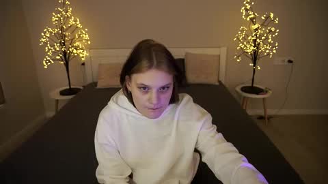 Snapshot of annacandie chatting on 09/22/25, 12:07 Anna online show from 09/22/25, 12:07