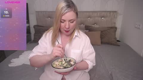 AnnaCherri online show from 02/03/25, 08:13