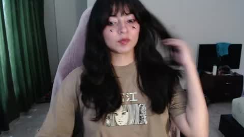 Snapshot of annacrow chatting on 08/05/26, 10:55 Anna online show from 08/05/26, 10:55