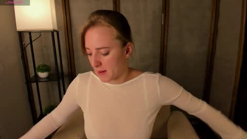 annagrees1 online show from 11/17/25, 02:56