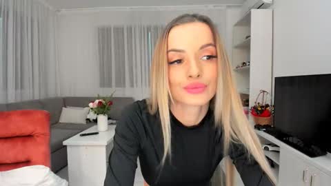 annaise  online show from 12/22/25, 02:14