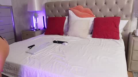 AnnaKarinaX online show from 01/29/25, 07:36