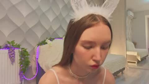 Snapshot of annamarie_foryou chatting on 05/16/26, 07:01 Holly Molly Im Polly online show from 05/16/26, 07:01