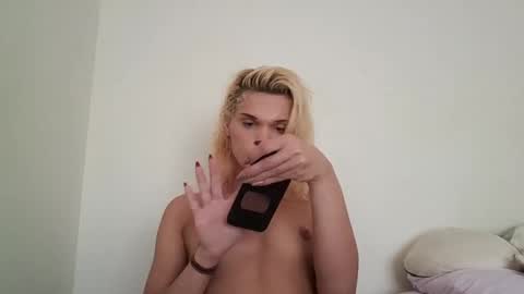 AnnaMarrie online show from 10/30/25, 08:09