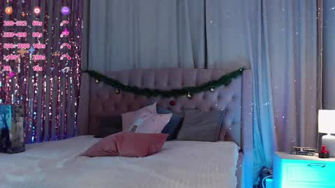 Snapshot of annamei_misa chatting on 12/30/24, 11:37 Misa online show from 12/30/24, 11:37