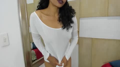 Anna online show from 10/15/25, 09:04