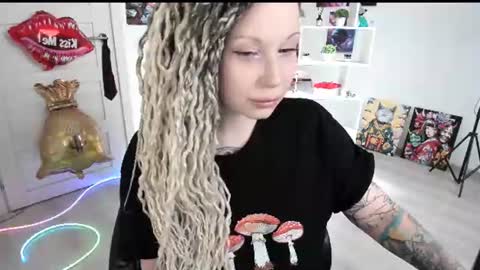 Snapshot of annanebula chatting on 06/18/26, 03:49 Anna online show from 06/18/26, 03:49