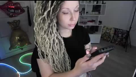 Snapshot of annanebula chatting on 07/17/26, 01:01 Anna online show from 07/17/26, 01:01