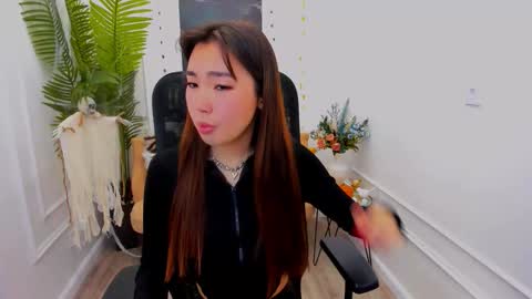 Anna online show from 10/23/25, 04:56