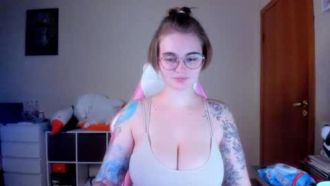 Snapshot of annaroading chatting on 02/14/25, 09:10 AnnaRoading online show from 02/14/25, 09:10