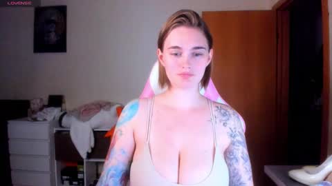 Snapshot of annaroading chatting on 10/07/25, 09:01 AnnaRoading online show from 10/07/25, 09:01