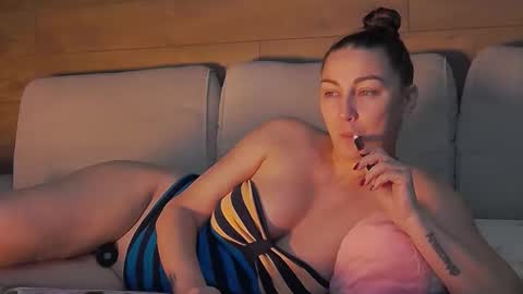 Snapshot of annasplash chatting on 10/07/25, 06:32 annasplash online show from 10/07/25, 06:32