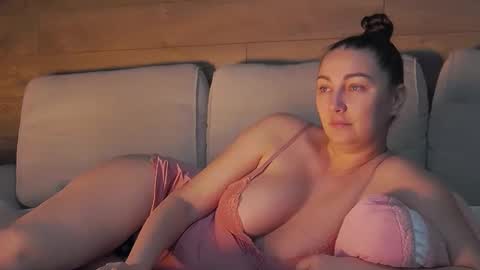 Snapshot of annasplash chatting on 10/08/25, 05:49 annasplash online show from 10/08/25, 05:49