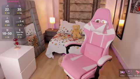 Snapshot of annaswift_ chatting on 11/26/25, 01:50 Anna online show from 11/26/25, 01:50