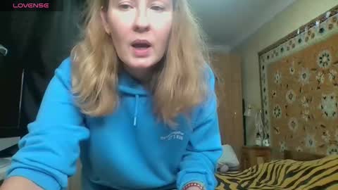 AnnaXLovers online show from 10/20/25, 03:12