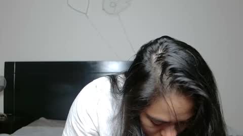 Snapshot of annaxnasty chatting on 12/15/25, 05:23 Anna online show from 12/15/25, 05:23