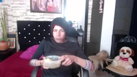 Anne online show from 10/16/25, 05:08