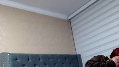 Snapshot of anne_julienne chatting on 07/18/26, 01:21 online show from 07/18/26, 01:21