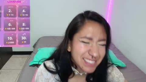 Snapshot of anne_nicholson chatting on 09/19/25, 04:18 Anne online show from 09/19/25, 04:18