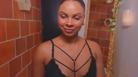 Snapshot of anne_rachel chatting on 01/15/25, 12:19 anne_rachel online show from 01/15/25, 12:19