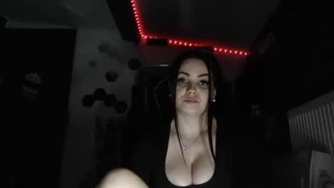 Snapshot of annebellee69 chatting on 12/25/24, 11:53 annebellee69 online show from 12/25/24, 11:53