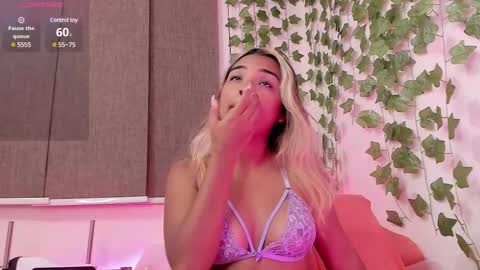 Snapshot of annebull_ chatting on 01/18/25, 12:46 Anne online show from 01/18/25, 12:46