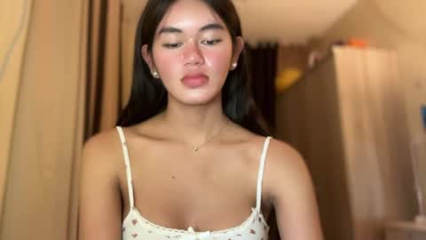 Snapshot of annedee_ chatting on 12/20/24, 01:03 Kim online show from 12/20/24, 01:03