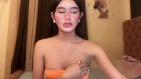 Snapshot of annedee_ chatting on 12/23/24, 12:14 Kim online show from 12/23/24, 12:14