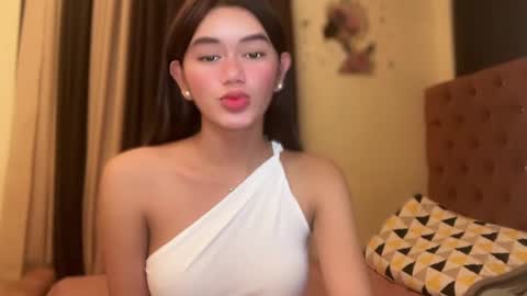 Snapshot of annedee_ chatting on 12/29/24, 05:01 Kim online show from 12/29/24, 05:01