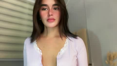 Snapshot of annedee_ chatting on 12/16/25, 04:56 Kim online show from 12/16/25, 04:56