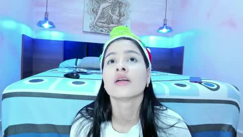 Snapshot of annedixie chatting on 12/15/25, 03:11 Anne online show from 12/15/25, 03:11