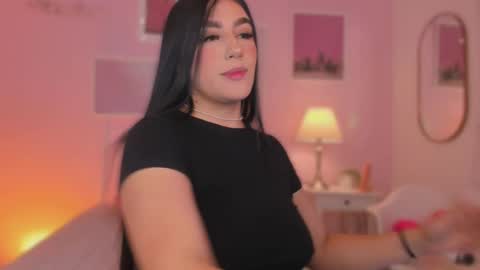 Snapshot of anneee_ chatting on 02/26/25, 12:36 Anne online show from 02/26/25, 12:36