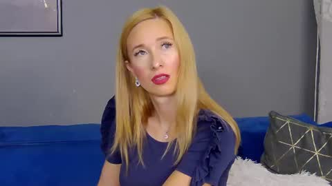 Snapshot of annehove chatting on 07/03/26, 02:40 Anne online show from 07/03/26, 02:40