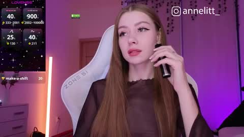 Snapshot of annelitt chatting on 12/19/25, 09:33 annelitt online show from 12/19/25, 09:33