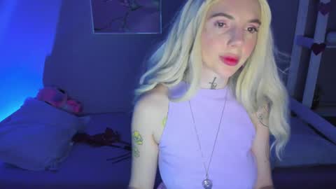 Snapshot of annetenet chatting on 01/28/25, 07:32 Annet online show from 01/28/25, 07:32