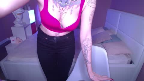 Snapshot of annetenet chatting on 01/31/25, 09:48 Annet online show from 01/31/25, 09:48