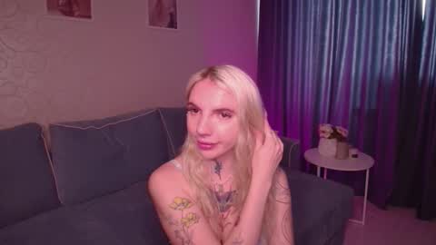 Snapshot of annetenet chatting on 09/13/25, 09:20 Annet online show from 09/13/25, 09:20