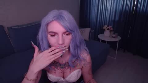 Snapshot of annetenet chatting on 10/01/25, 09:15 Annet online show from 10/01/25, 09:15